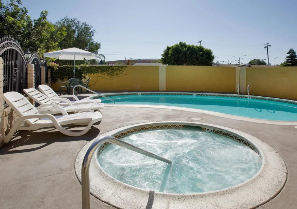Anaheim Astoria Inn & Suites
