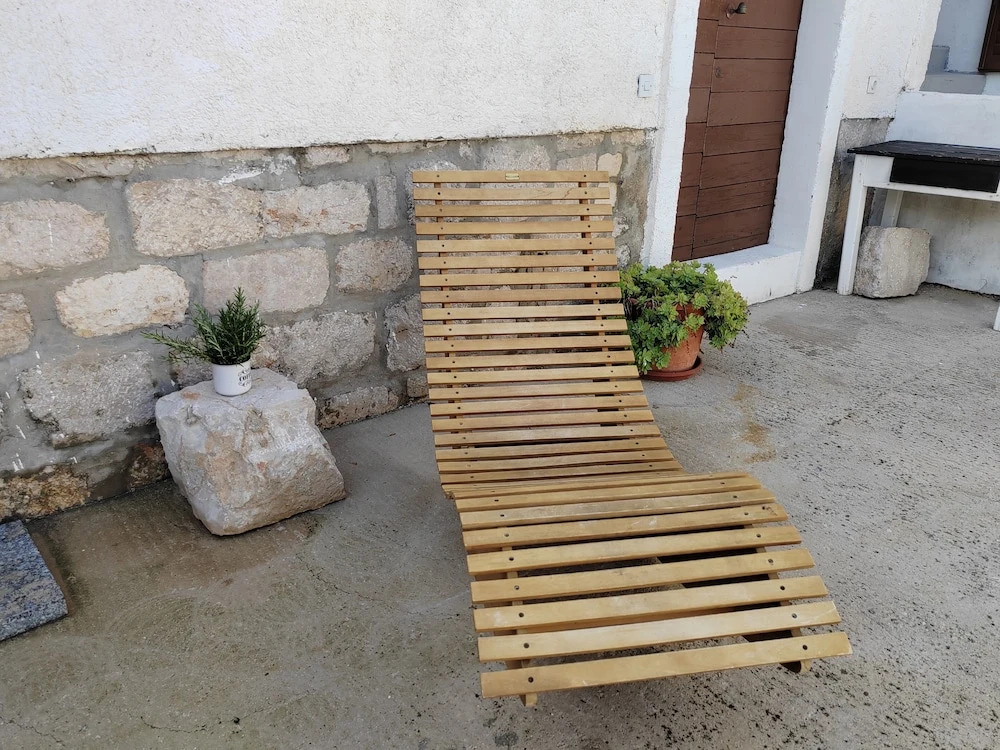 Stunning 2-bed House in Jezera With Sea Views