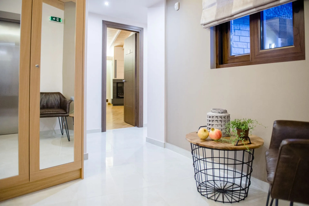 Nepheli Hotel