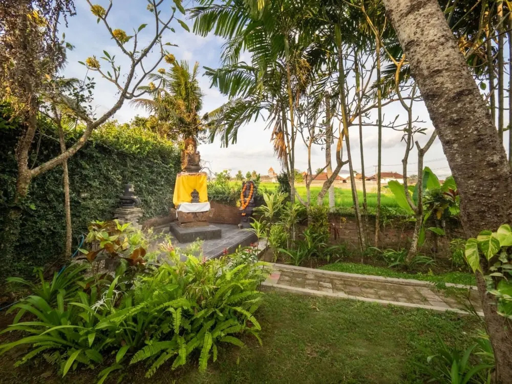 Tiis Garden Puri Villas