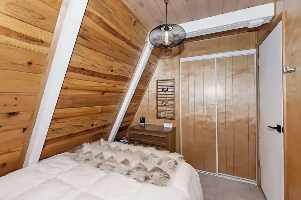 Acute A-frame Cabin w WiFi