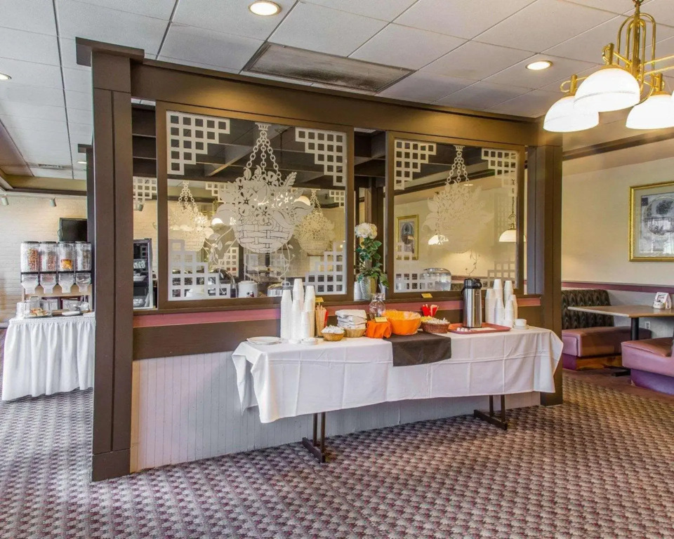 Rodeway Inn & Suites East Windsor
