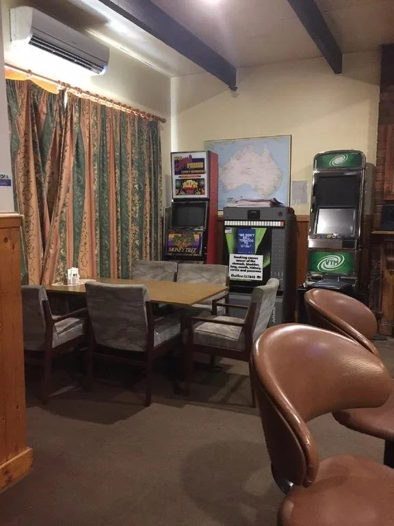Royal Hotel Snake Valley