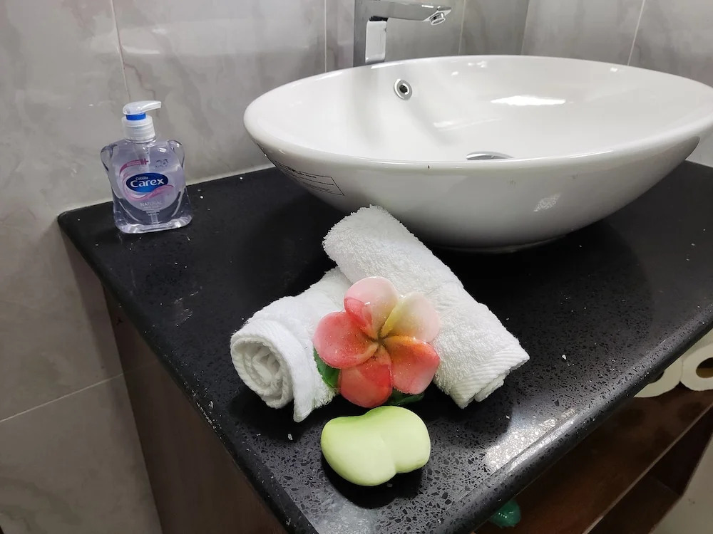 2-bed Apt, Sleeps 5, Near Beau Vallon Beach
