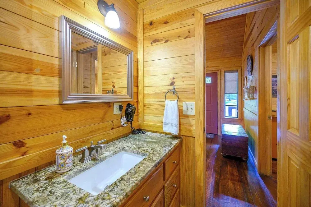 Sunset Ridge Cozy Cabin for 6
