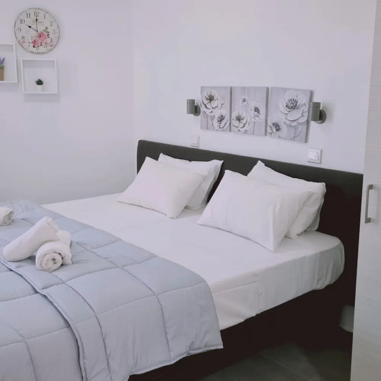 100 AN - Napa Living 20