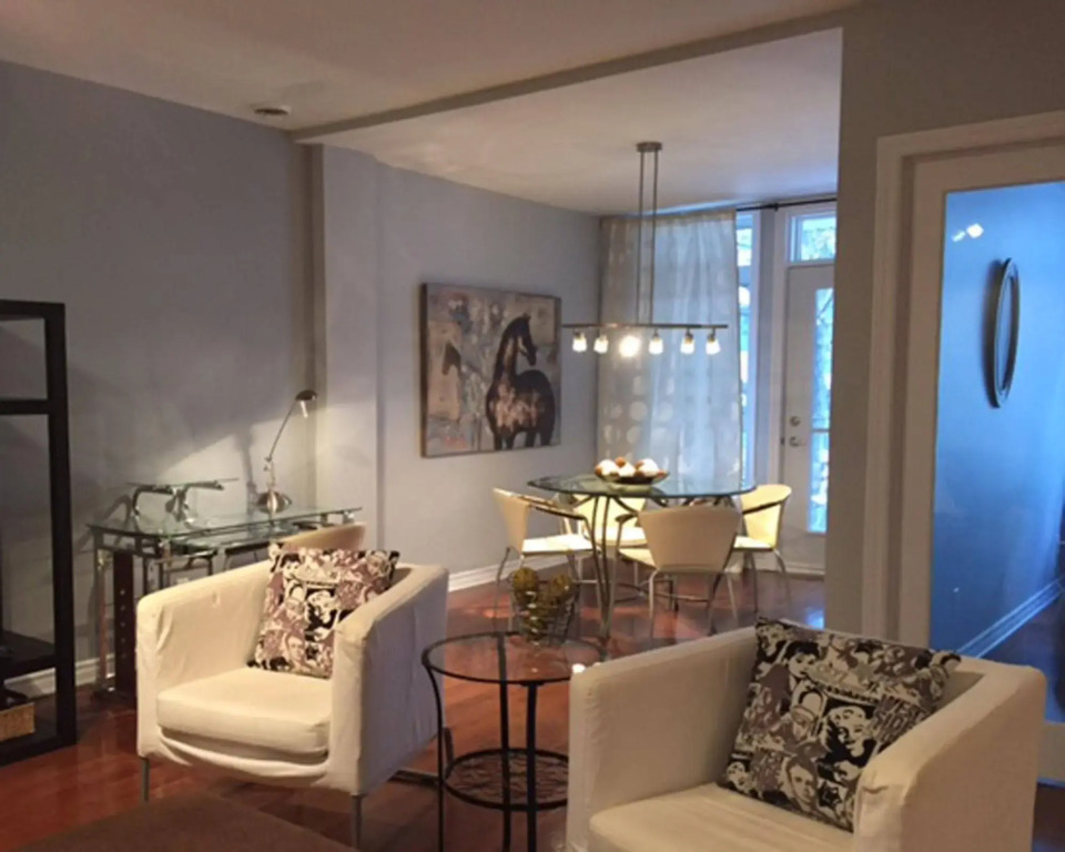 ApartHotelMontreal by Les Terrasses Saint Urbain 2225I2