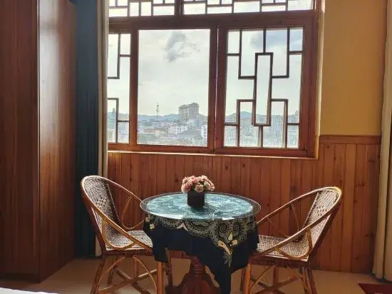 Longmen Inn