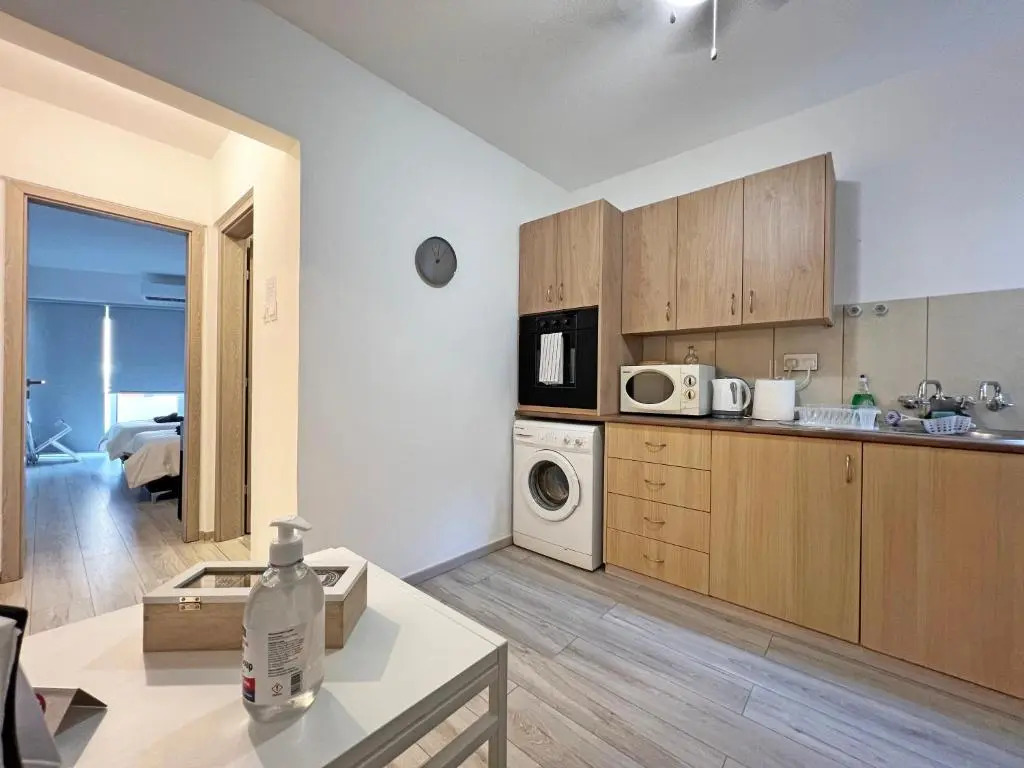 Albert's apartment Center 101