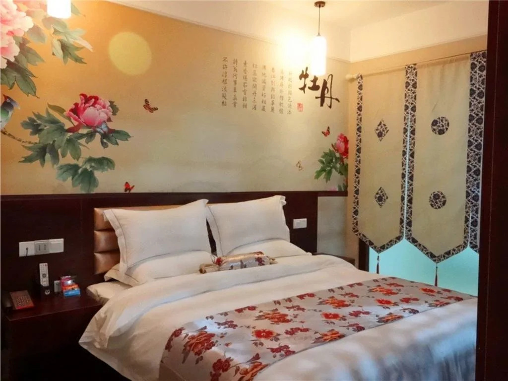 Huayang Hotel