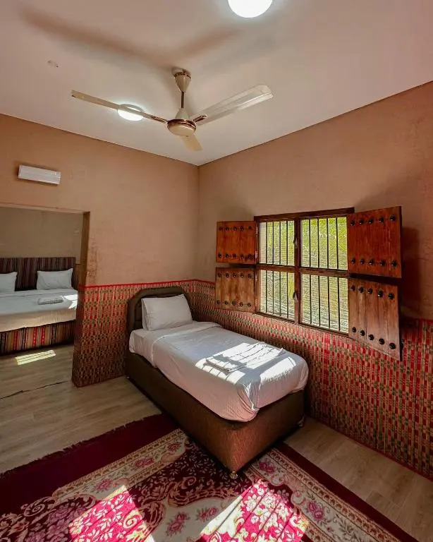 Bustan inn by Alley Escape