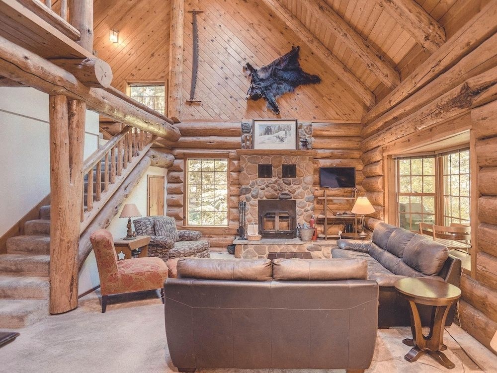 Bear Den Log Cabin