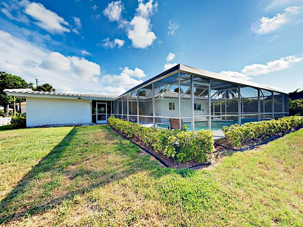 701 Emerald Harbor Drive Home 3 Bedrooms 2 Bathrooms Home