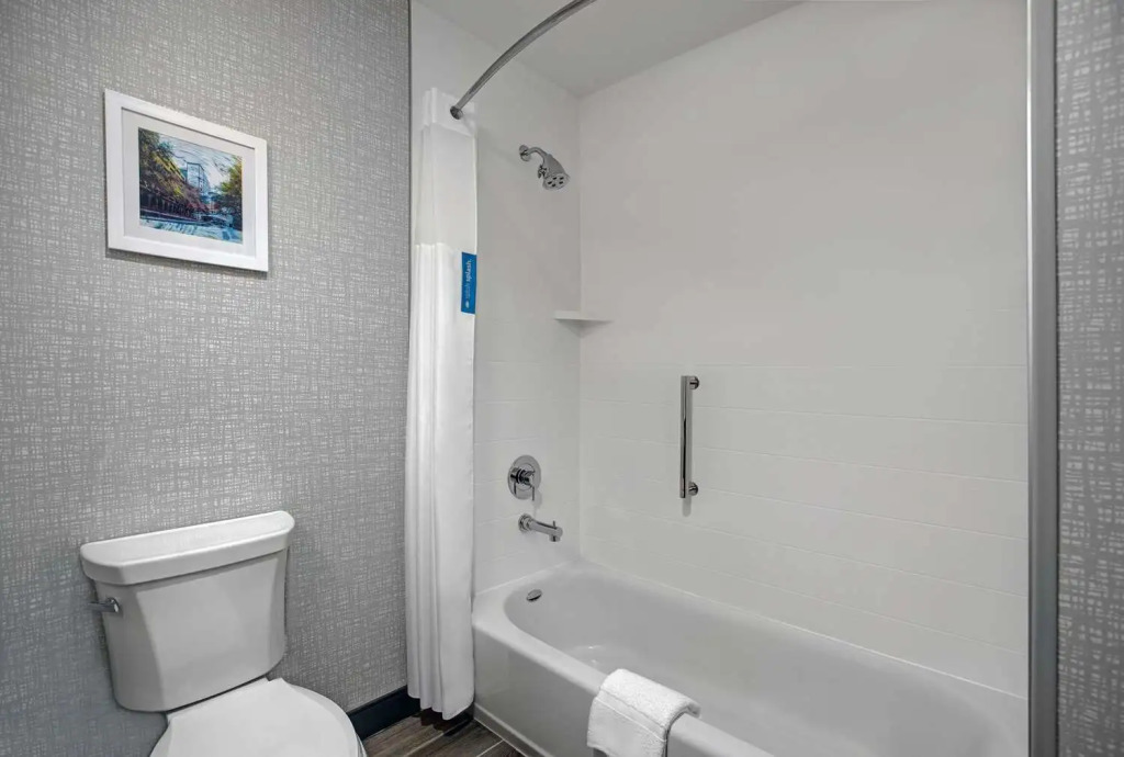 Hampton Inn & Suites Dallas - Farmers Branch