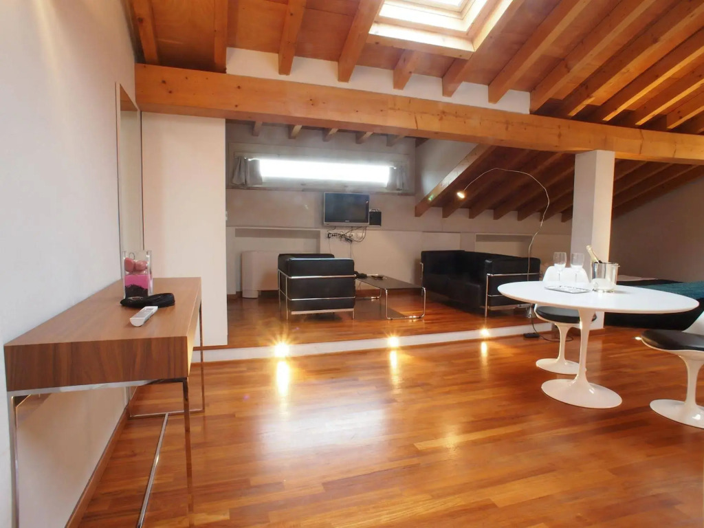 Parizzi Suites&Studio Restaurant