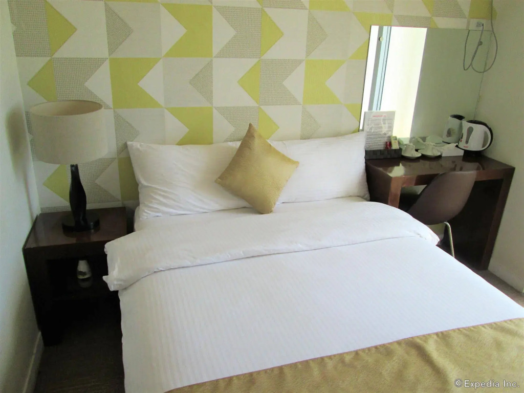 LOHAS Airport Hotel