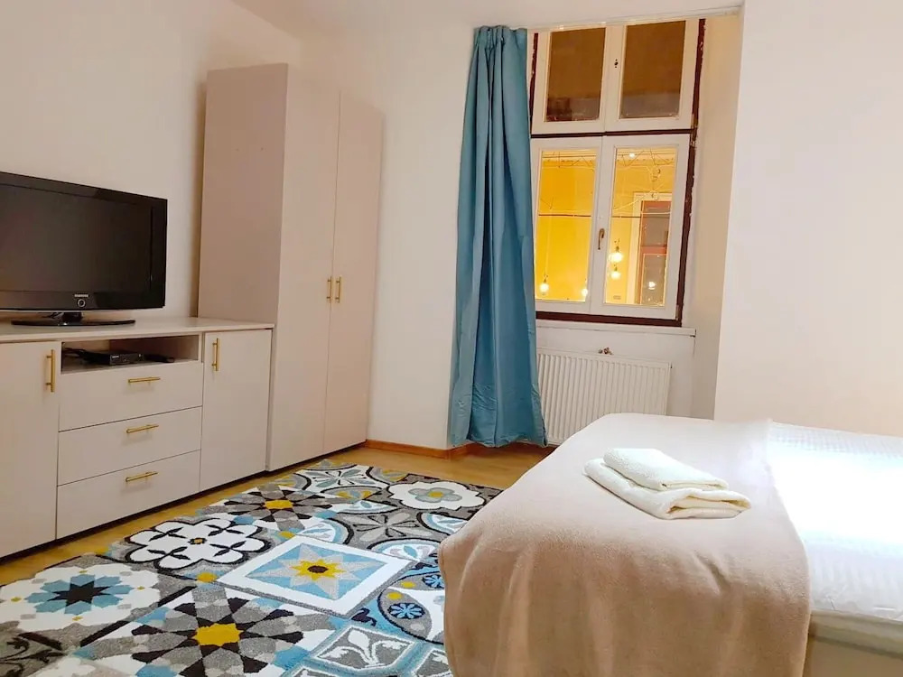 Mathe Apartments 5