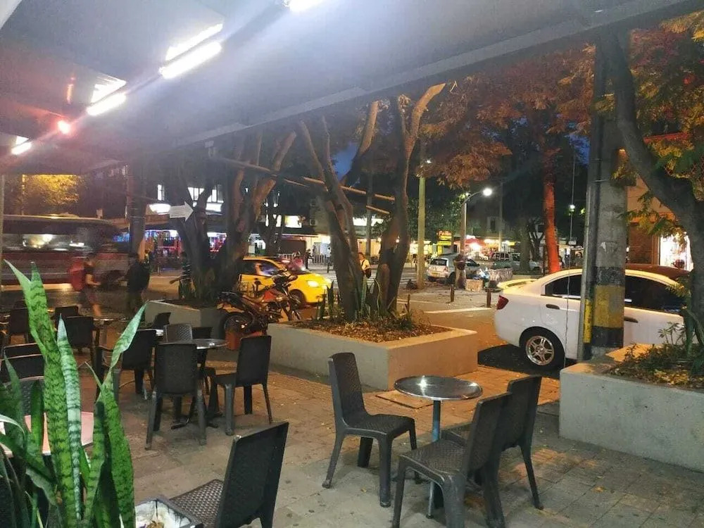 Apartahotel Montes sede de la Av 70