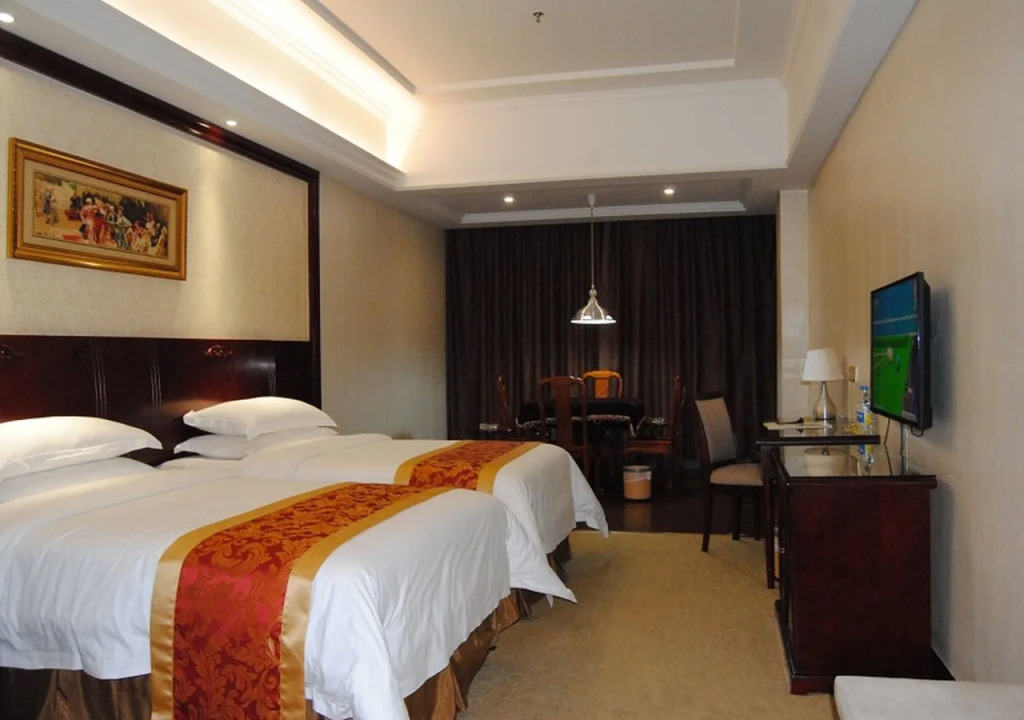 Vienna Hotel Shanwei Lufeng Jieshi Bus Station