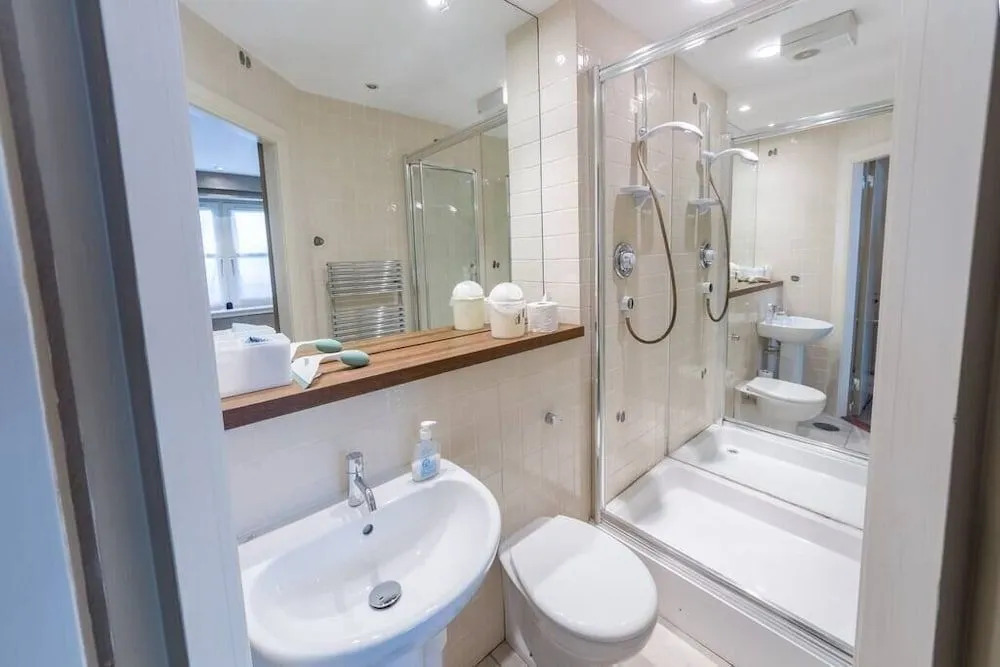 Contemporary Holyrood Apartment