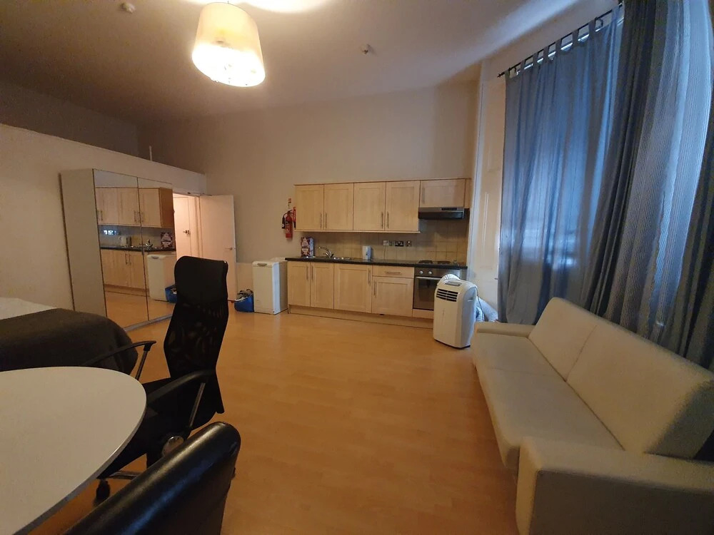 Studio Apartment in South Kensington 11