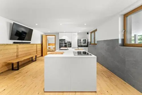 SCHWARZENBACH - Apartments & Rooftop Pool