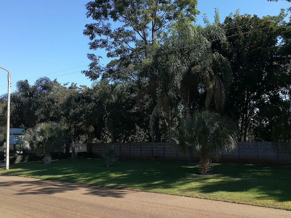 Palm Leaf Gardens