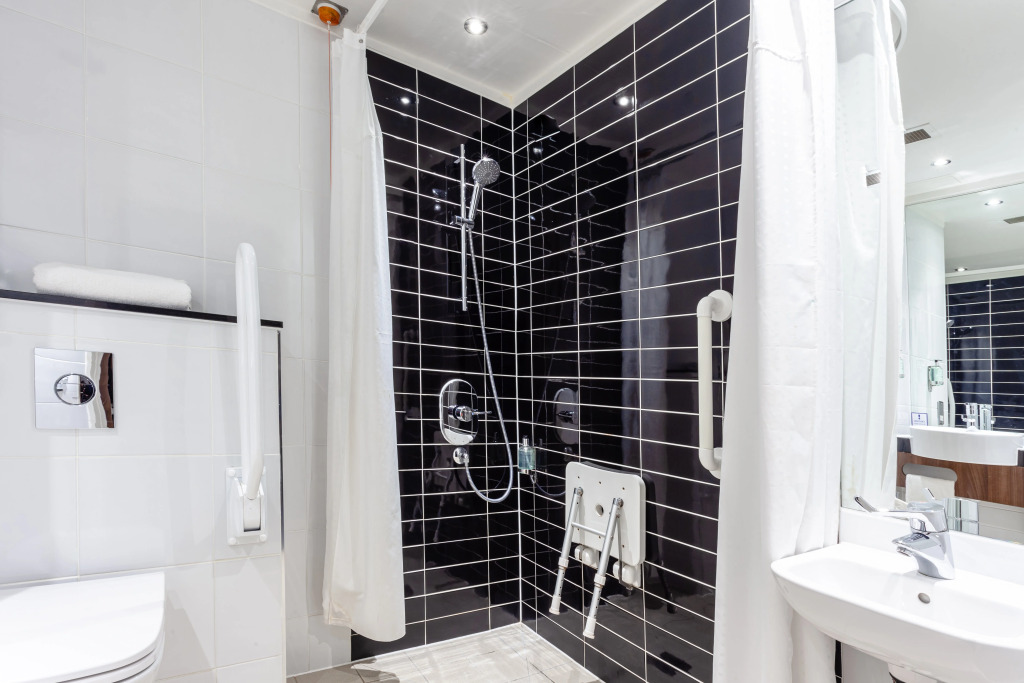 Holiday Inn Express Edinburgh Airport by IHG