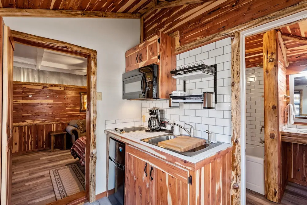 Log Cabin Inn