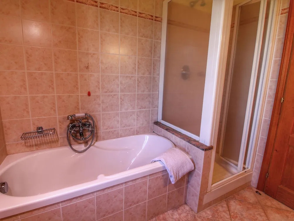 Attractively Furnished Apartment on a Large Estate in the Chianti Region