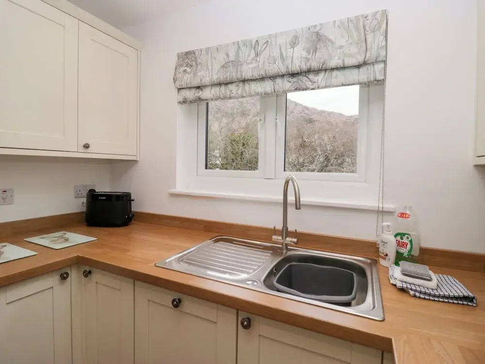 Yewdale View Apartment