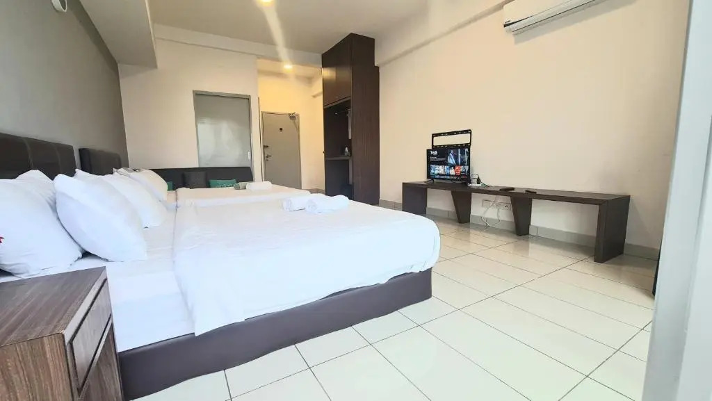Aeropod [5B]/Near Airport / 2 Queen Bed/ Netflix/Free Parking