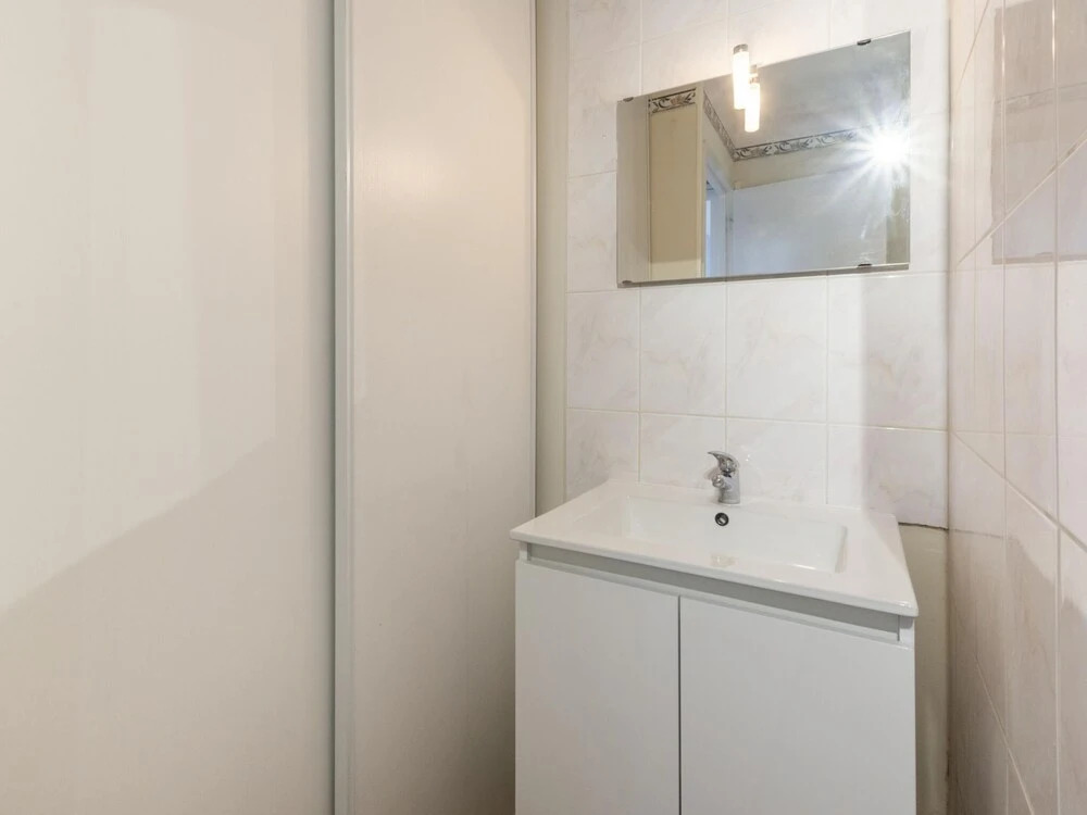 Charming Apartment in Courseulles sur Mer Near Seabeach