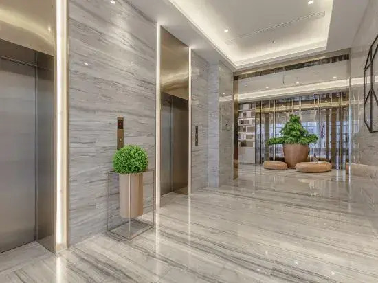 Ji Hotel (Shanghai Shangcheng Road Metro Station)
