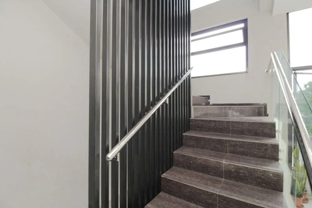 Airy Burangrang Emong 34 Bandung