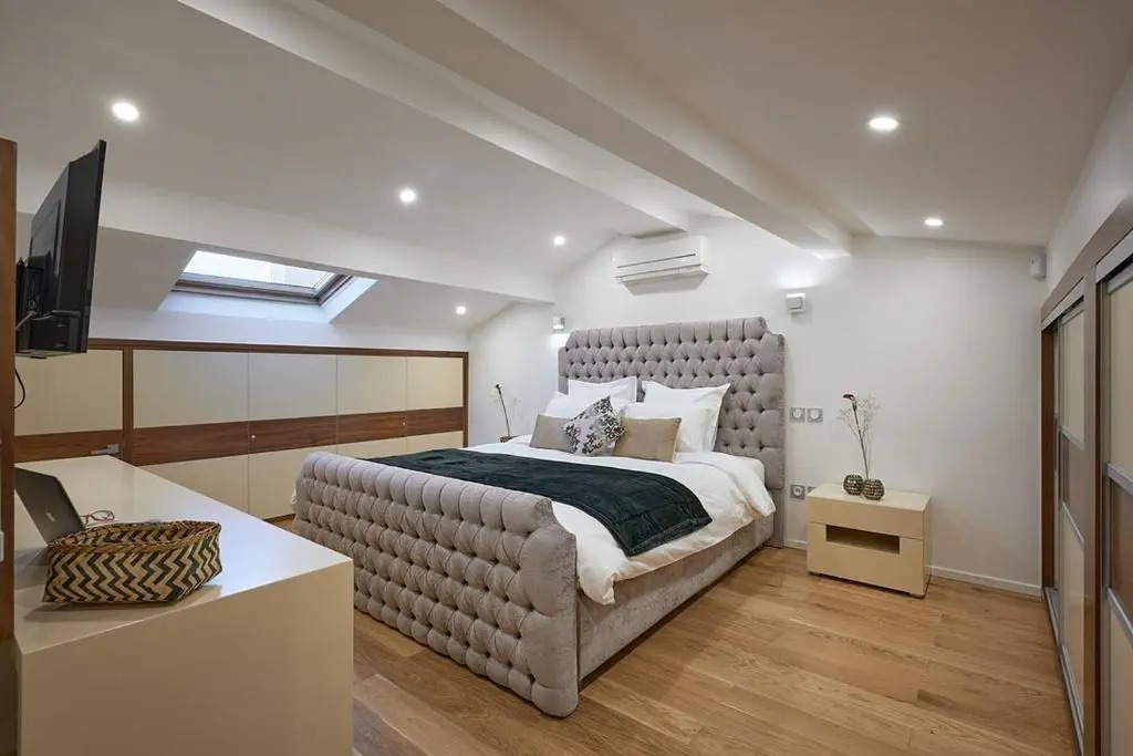 Sunlight Properties - Palme D Or - 2 Bedrooms, modern holiday rental apartment, hyper central