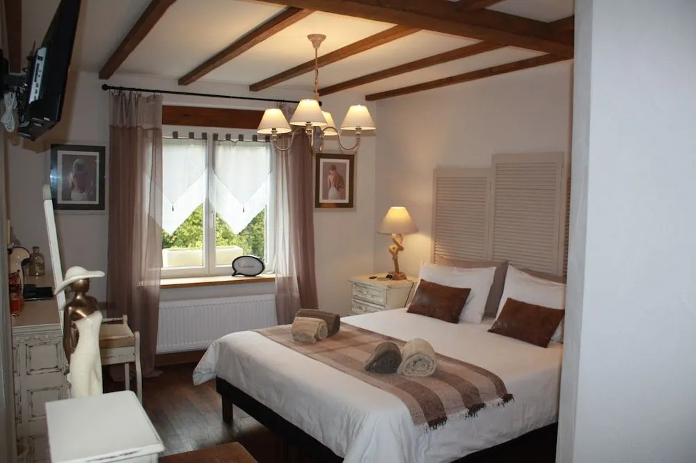 La Bastide Du Bonheur Chambres et Tables D'Hôtes