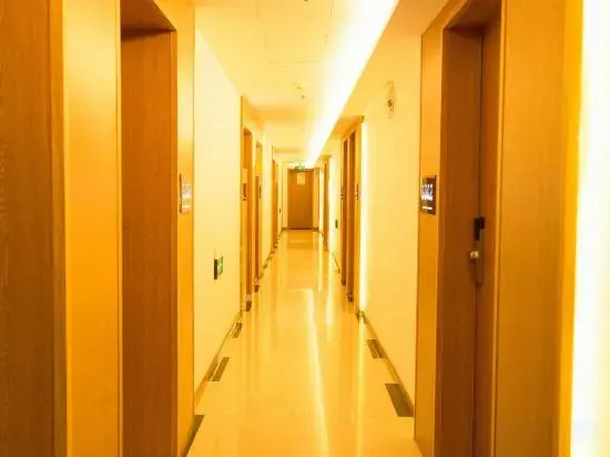 Xiangru Chain Hotel (Shanghai Caogen