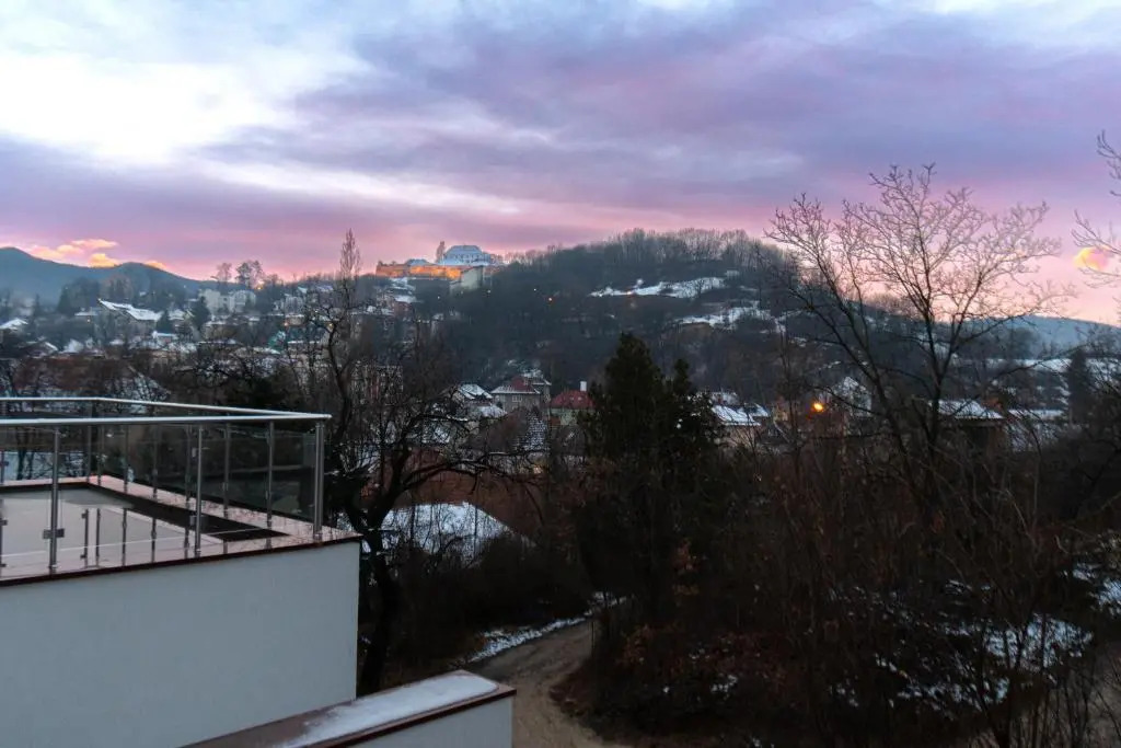 Lighthouse Central Apt with unique views of the Fortress, Free Parking, 5 min by car from the Old Town