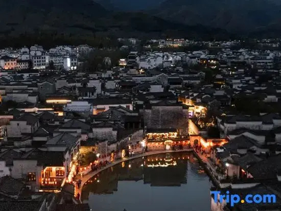 Yue Ji · See Bluestone · Century-old House · Original Qing Song style homestay