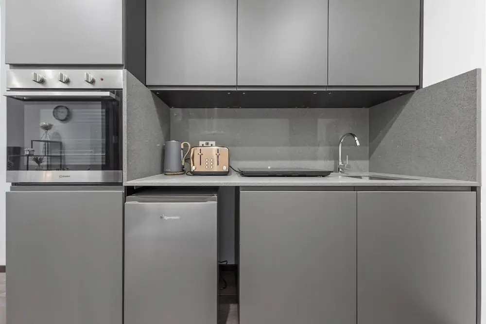Modern Spacious Sleeps 4 Studio Golders Green