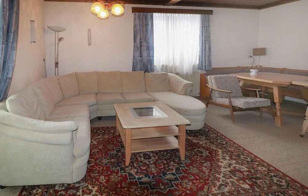 Beautiful Caravan in Gosau With 6 Bedrooms and Wifi