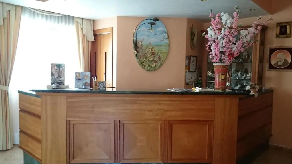 Hotel Holiday House