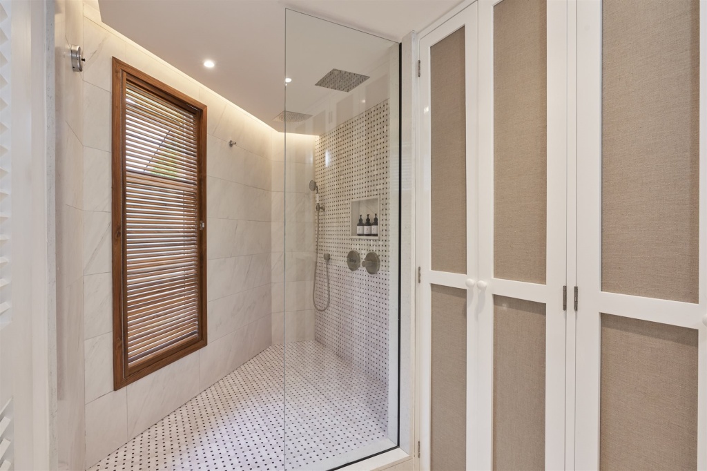 Paradise Cove Boutique Hotel