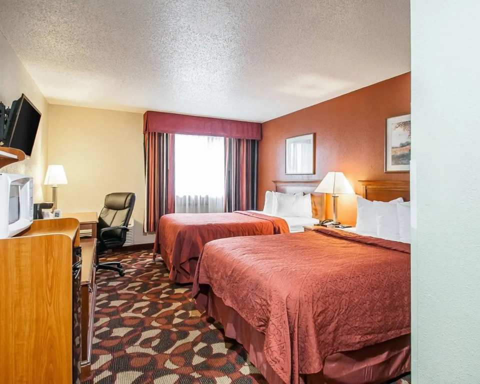 Quality Inn & Suites Kansas City I-435N Near Sports Complex