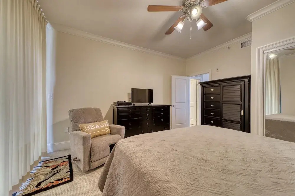 Holiday Isle Unit 122 - Ground Floor Corner Unit - Wrap Around Balcony - Extra Large Floor Plan! 3 Bedroom Condo by RedAwning