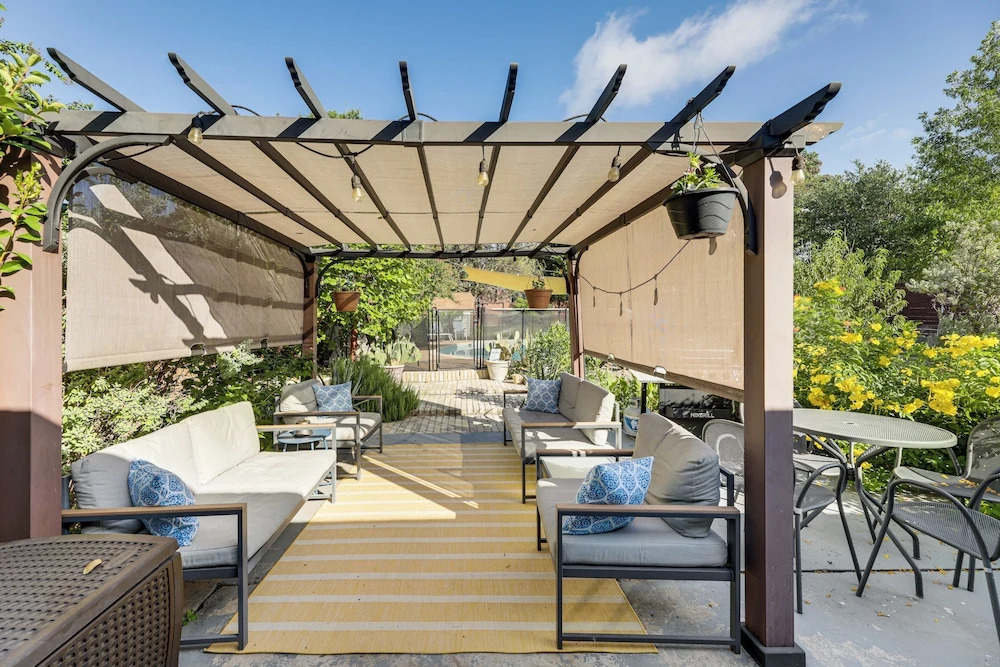Outdoor Pool & Fire Pit: Modern Austin Home
