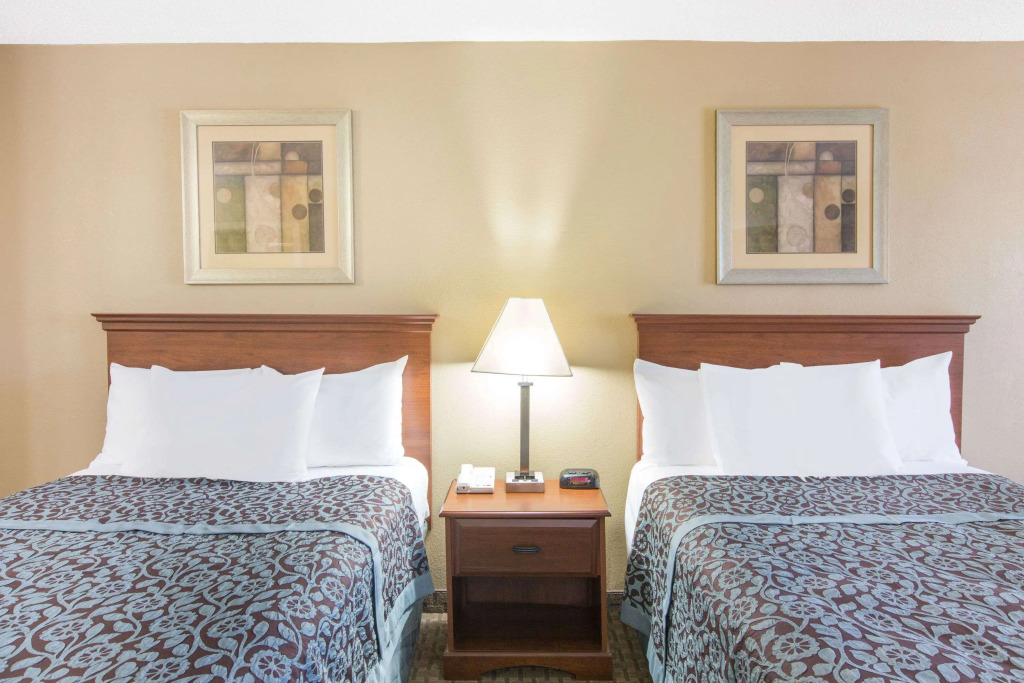 Days Inn by Wyndham Ripley