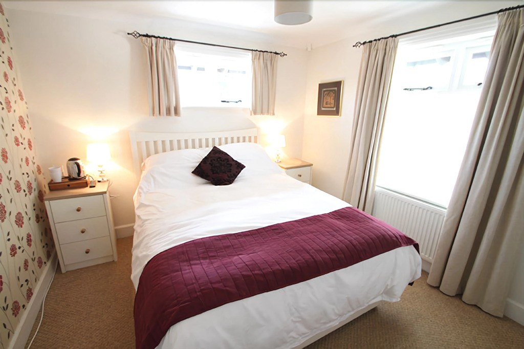 Avalon House B&B