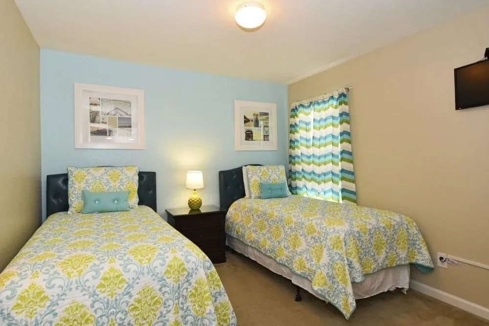 7742 The Windsor House 5 Bedroom by Florida Star